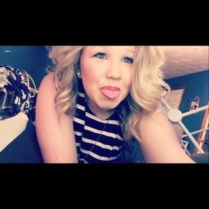 Meet your Posher, Madison